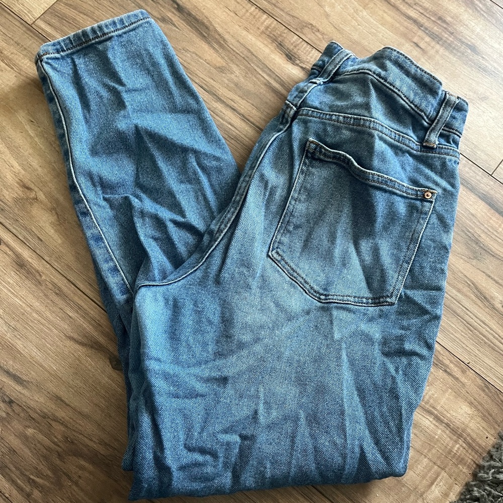 Distressed Jeans 👖 - Picture 3 of 4